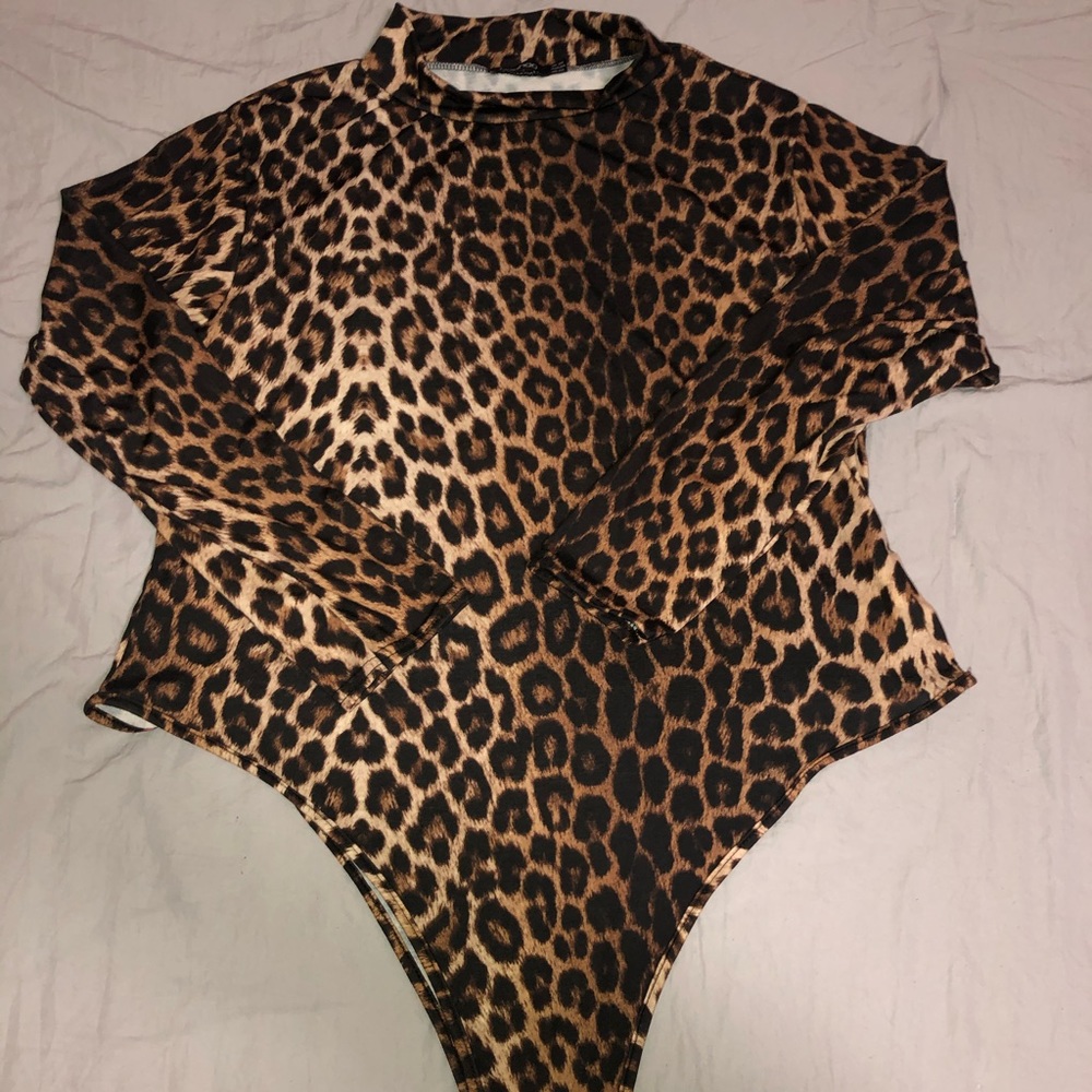 long sleeve leopard print bodysuit